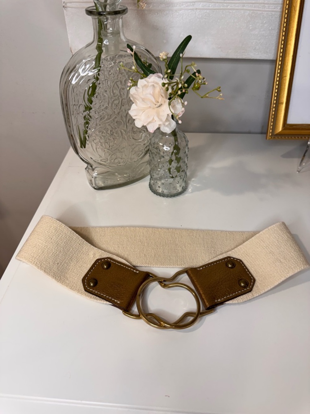 5/25$ J. Crew Cream Stretch Belt with Brown Leather Accents and Gold Ring